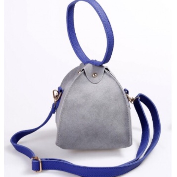 Handbags - Picture 2 of 3